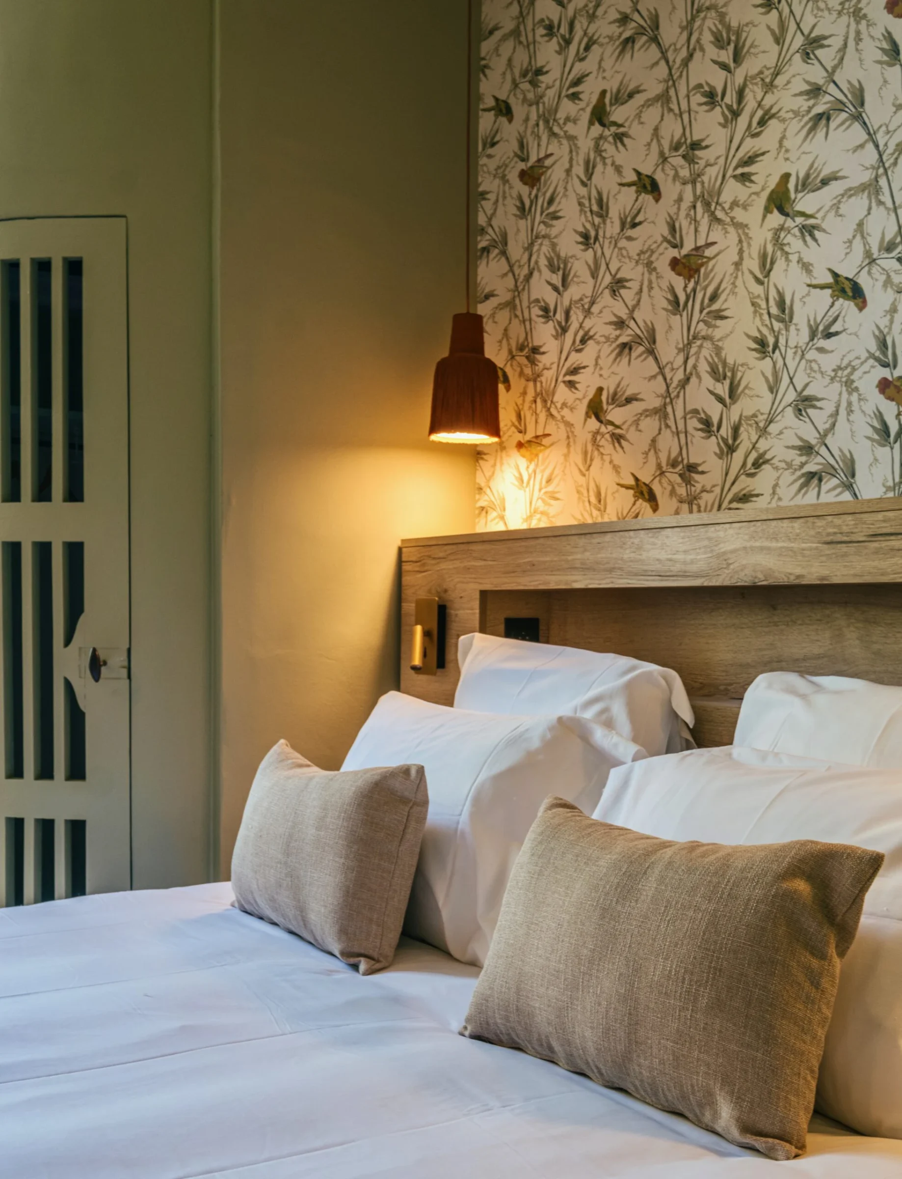 C6 MAINVisual scaled